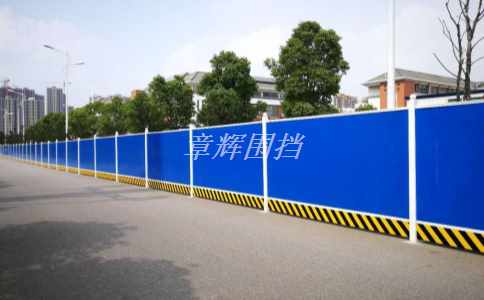 簡易圍擋的平均使用壽命是多久？