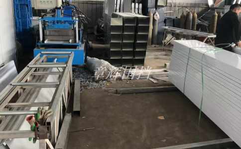 簡(jiǎn)易圍擋如何保證行人和車輛安全？