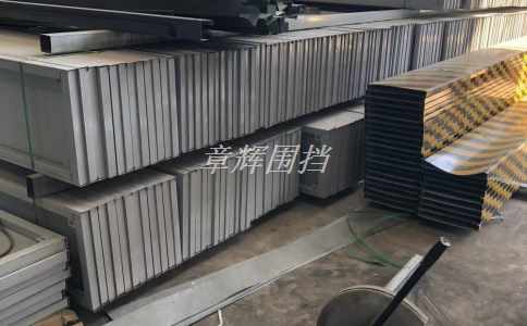 簡易圍擋在保障交通安全方面有哪些作用？（簡易圍擋在交通中的應用價值）