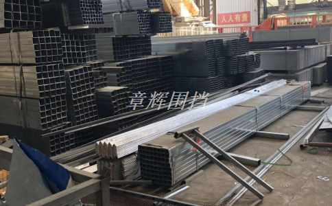 簡(jiǎn)易圍擋在城市道路維修中的使用壽命如何保障？（城市道路維修中簡(jiǎn)易圍擋的結(jié)構(gòu)強(qiáng)度和穩(wěn)定性要求）